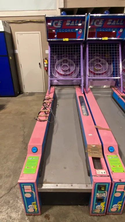 ICE BALL DIGITAL SCORE BOARD SKEE-BALL COMMERCIAL COIN OPERATED ARCADE REDEMPTION MACHINE