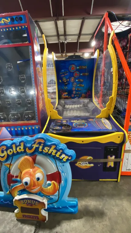 ICE GAMES GOLD FISHING BALL TOSS COMMERCIAL COIN OPERATED ARCADE TICKET REDEMPTION MACHINE