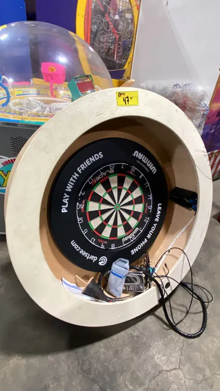 WINMAU BLADE 6 PROFESSIONAL TOURNAMENT APPROVED BRISTLE DARTBOARD IN ILLUMINATED SURROUND WITH