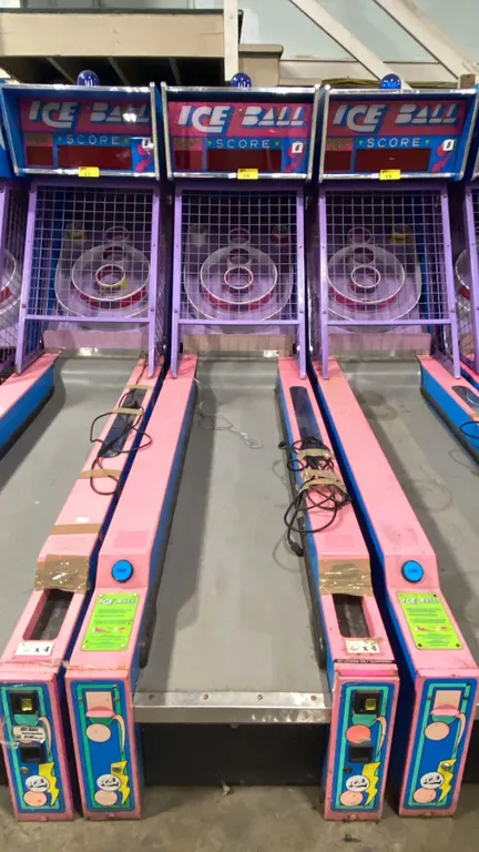 ICE BALL DIGITAL SCORE BOARD SKEE-BALL COMMERCIAL COIN OPERATED ARCADE REDEMPTION MACHINE