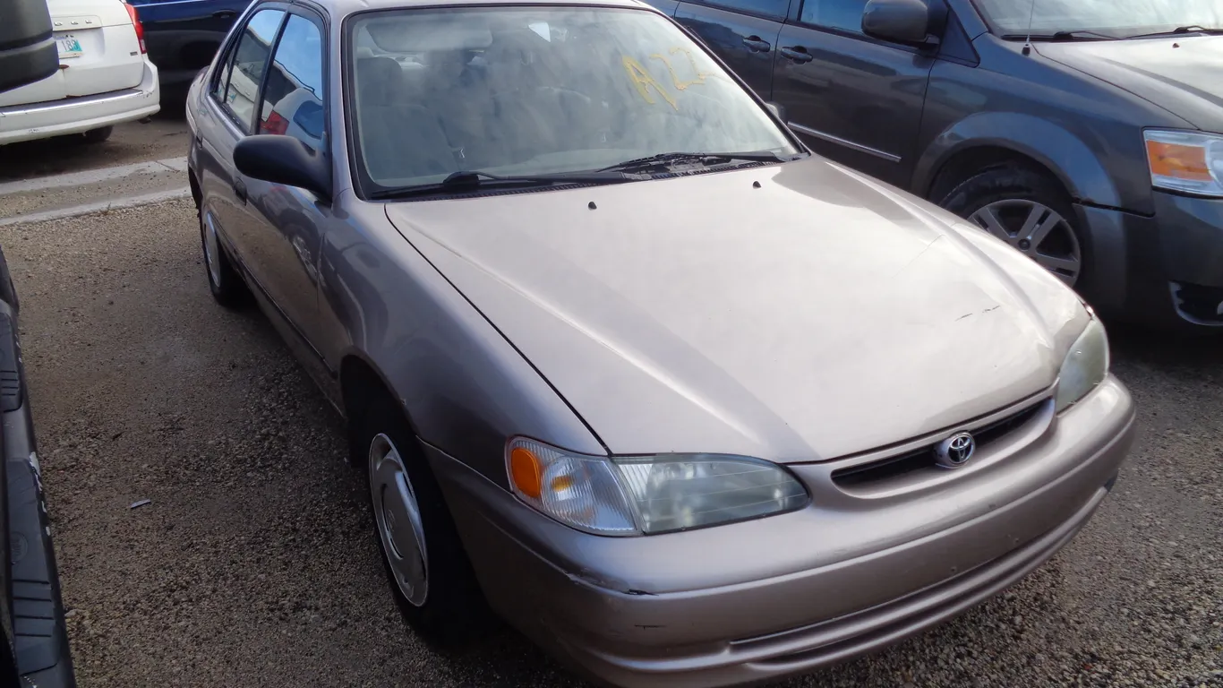2000 Toyota Corolla VE 4dr Sedan