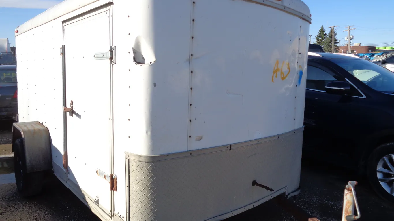 ENCLOSED TRAILER
