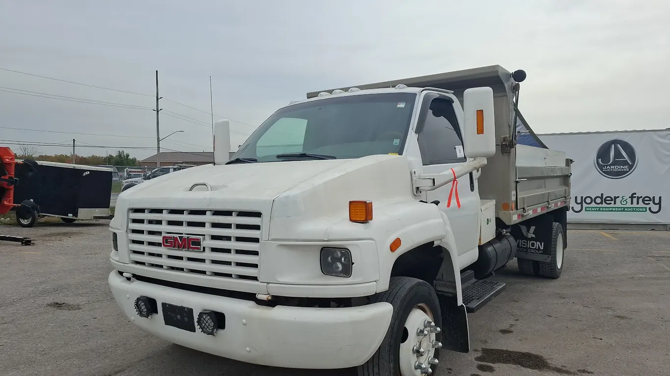 2004 GMC TopKick C5500 S/A Dump Truck