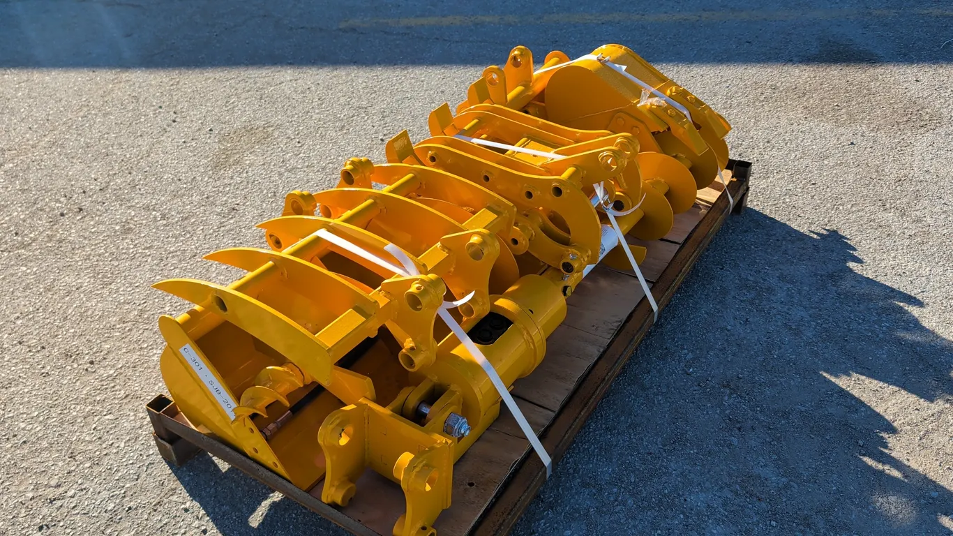 Unused 2026 Captok CAT 301 Excavator Attachments (8 pcs)