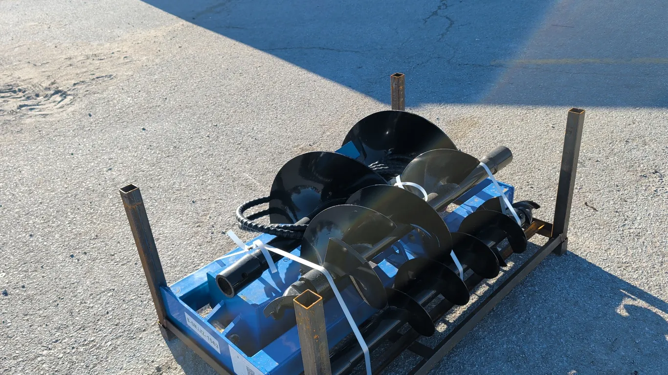 Unused 2026 Captok Skidsteer Loader Auger & Extra Rod