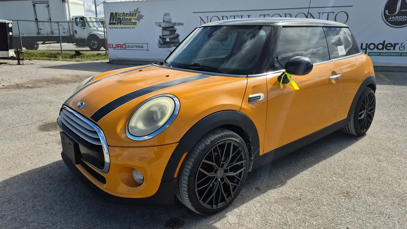 2015 MINI Cooper 3-door Base 2dr Hatchback 6M