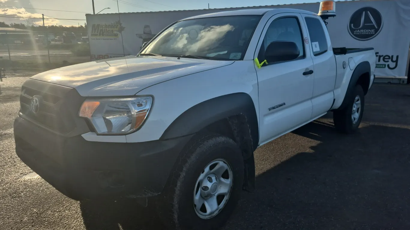 2015 Toyota Tacoma 4x4 Base 4dr Access Cab 6.1 ft SB 4A 4x4