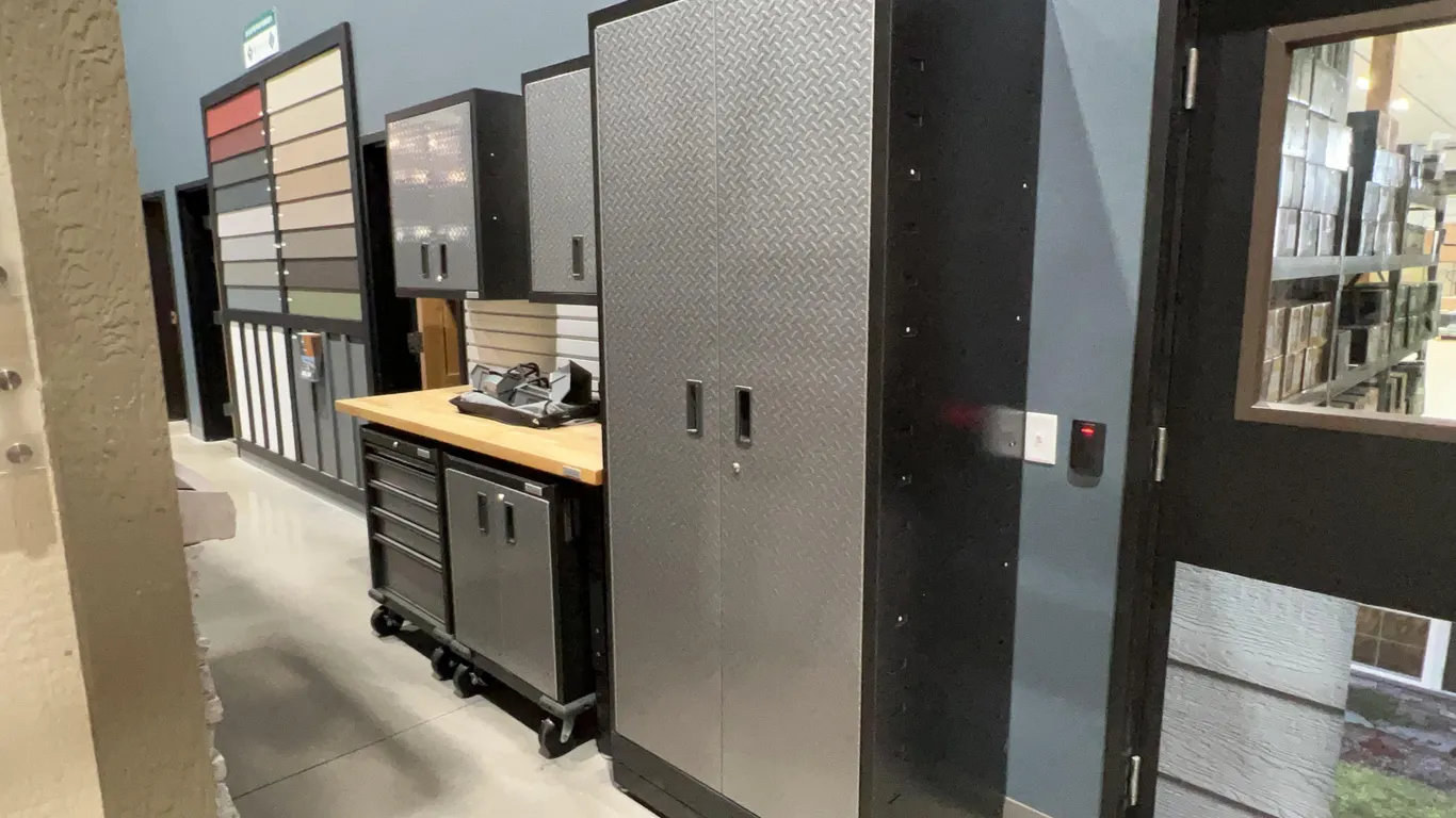 Gladiator Cabinets, Tool Chest, and Workbench