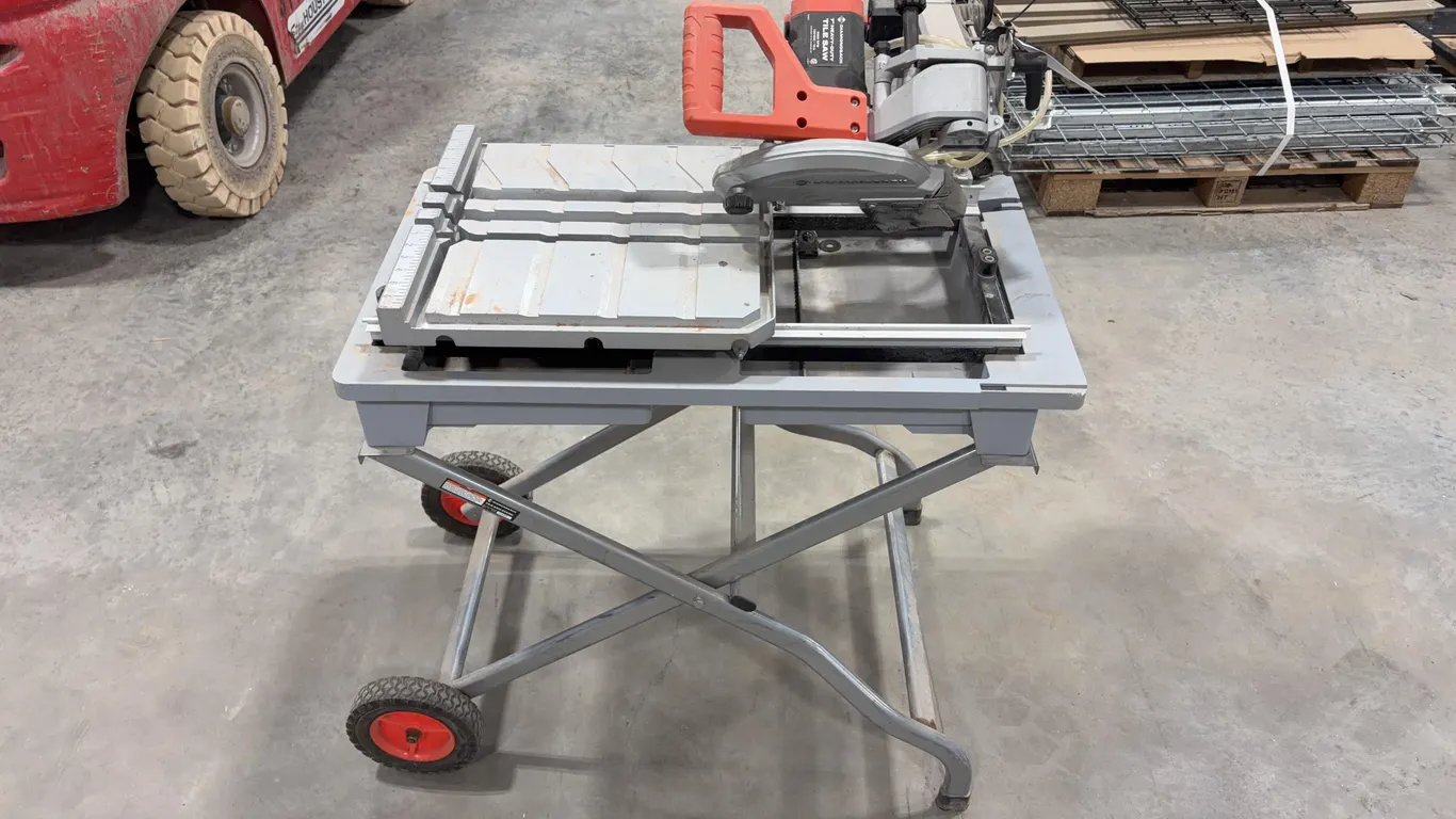 Diamondback Heavy-Duty Tile Saw