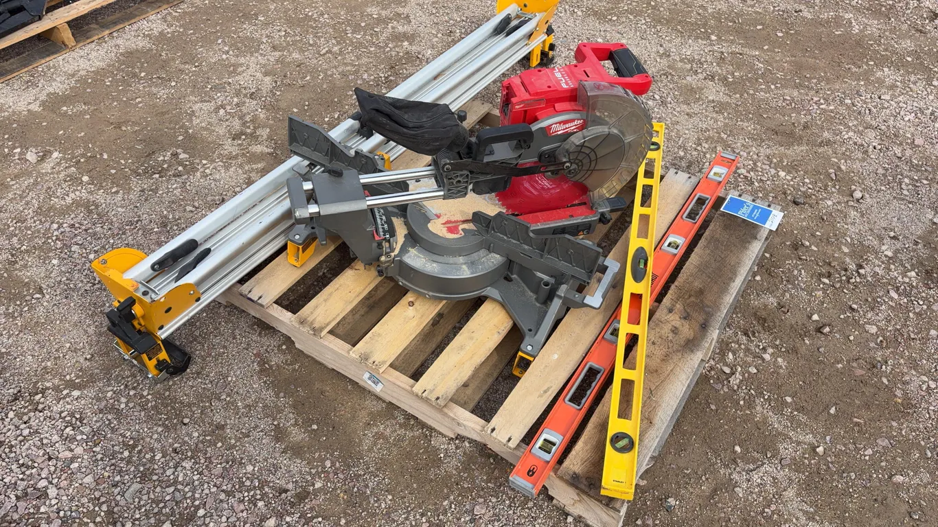 Milwaukee Miter Saw
