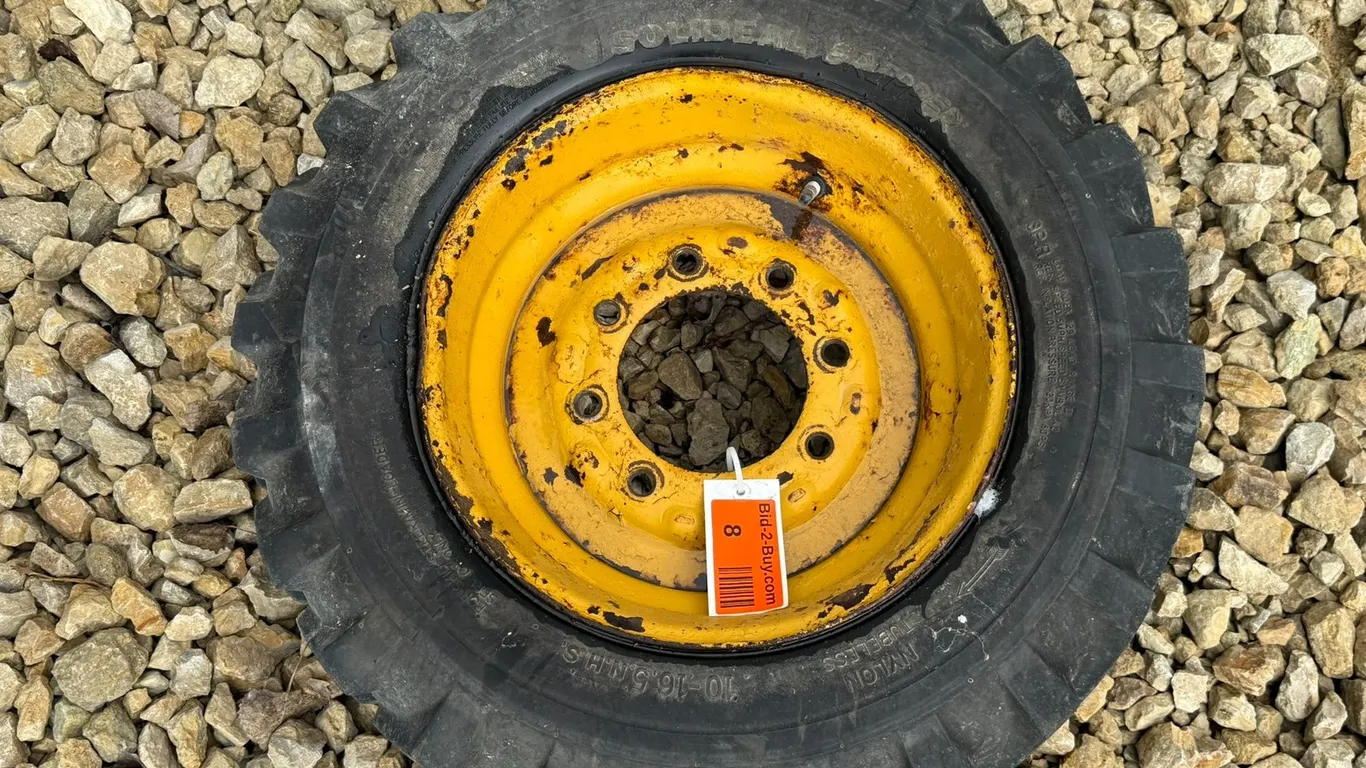 John Deere Skidloader Rim and Tire