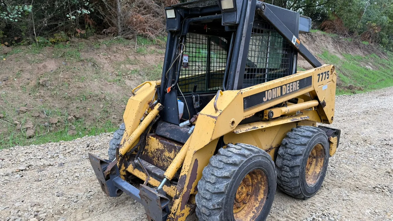 John Deere 7775 Skidloader