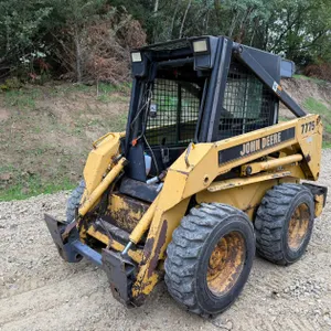 John Deere 7775 Skidloader
