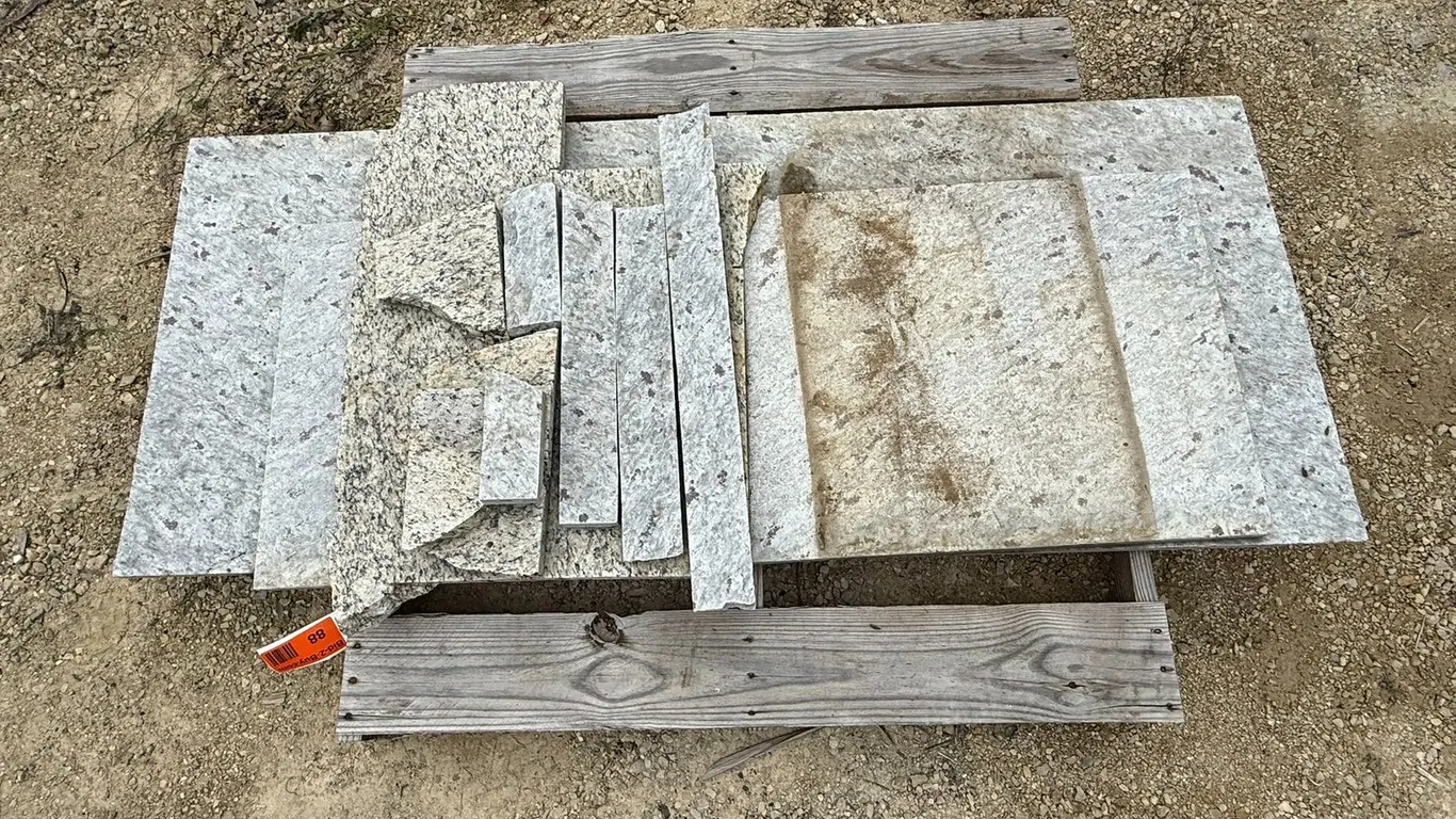 (11) Natural Stone Pieces