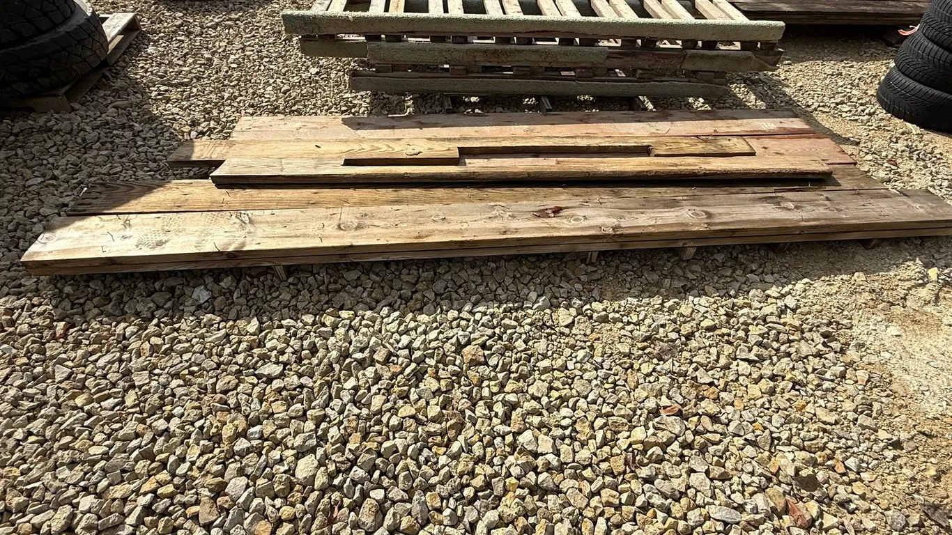 (4) Assorted Lumber
