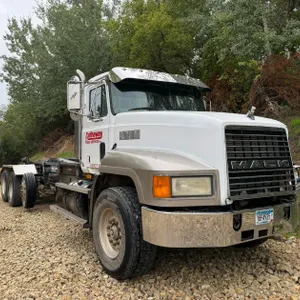 1994 Mack Hook Lift Semi