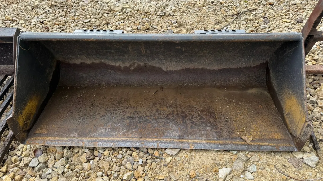 71" Feed Bucket Attachment