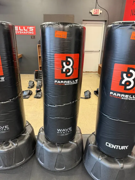 Century WaveMaster 2XL Pro Freestanding Punching/Kickboxing Bags