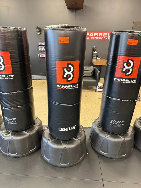 Century WaveMaster 2XL Pro Freestanding Punching/Kickboxing Bags