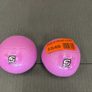 (2) 6lb Century Strive Medicine Balls
