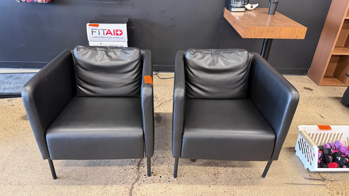 (2) Chairs