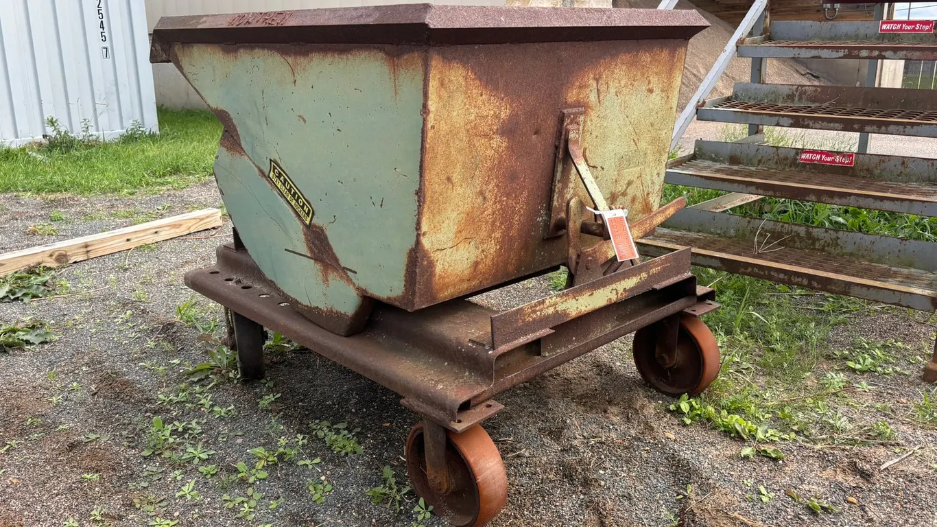 Tipping Dumpster on casters