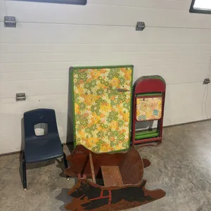 Kids table and chairs