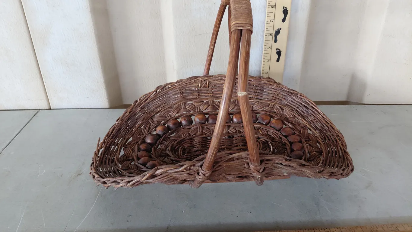 Vintage Hand Woven Gathering Basket 15.5"X10.5"9.5" Handle Has Damage