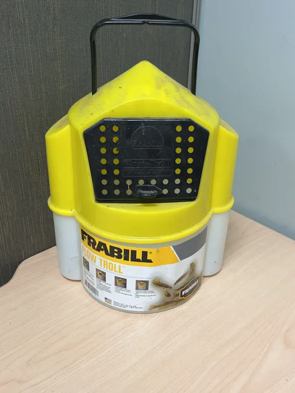 Frabill Flow Troll Live Bait Container with Handle