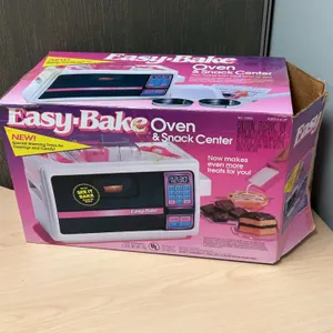 Easy-Bake Oven & Snack Center with Original Box