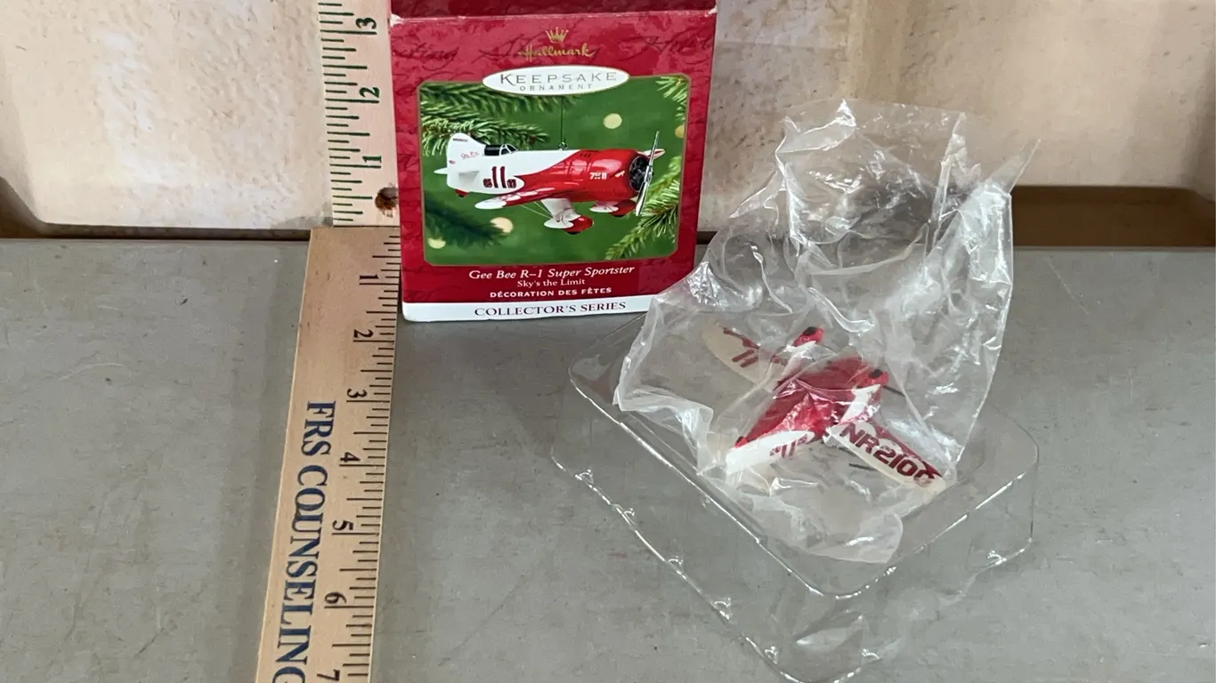 2001 Hallmark Keepsake Gee Bee R-1 Super Sportster Ornament