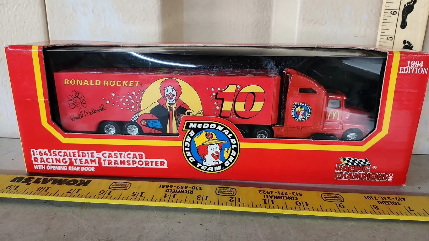 1994 Racing Champions McDonalds #10 Transport/Semi 1:64 Scale
