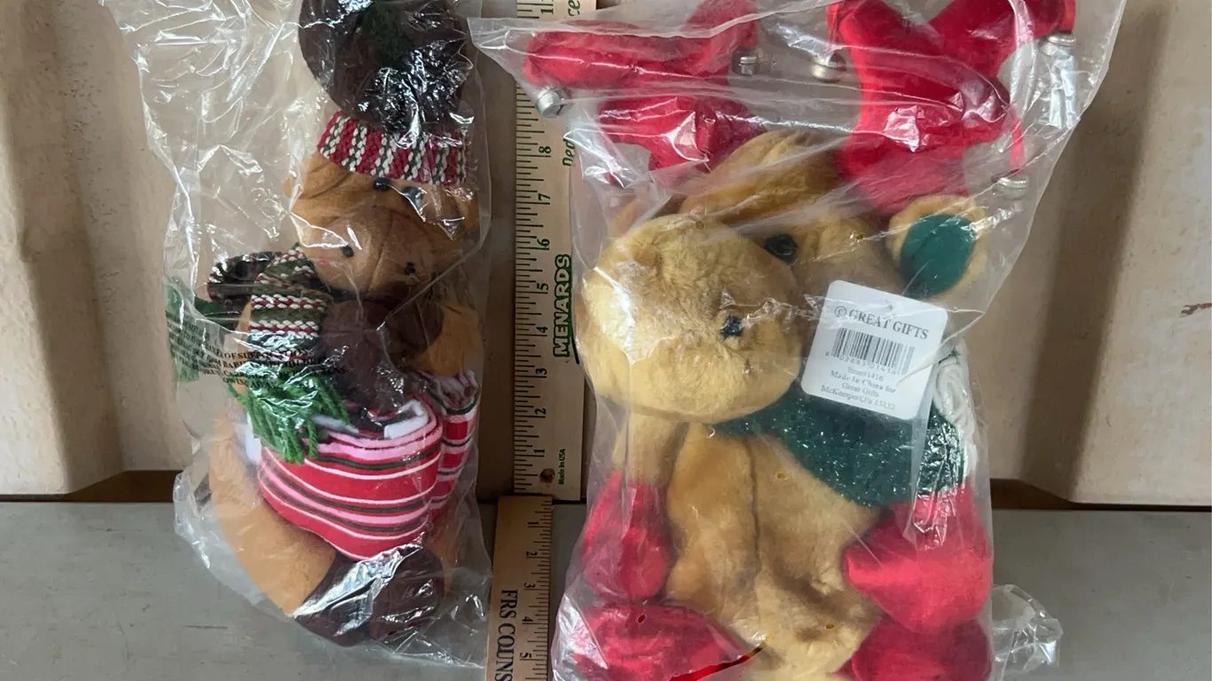 New Battery Operated Reindeer & Reindeer Hand Towel Set