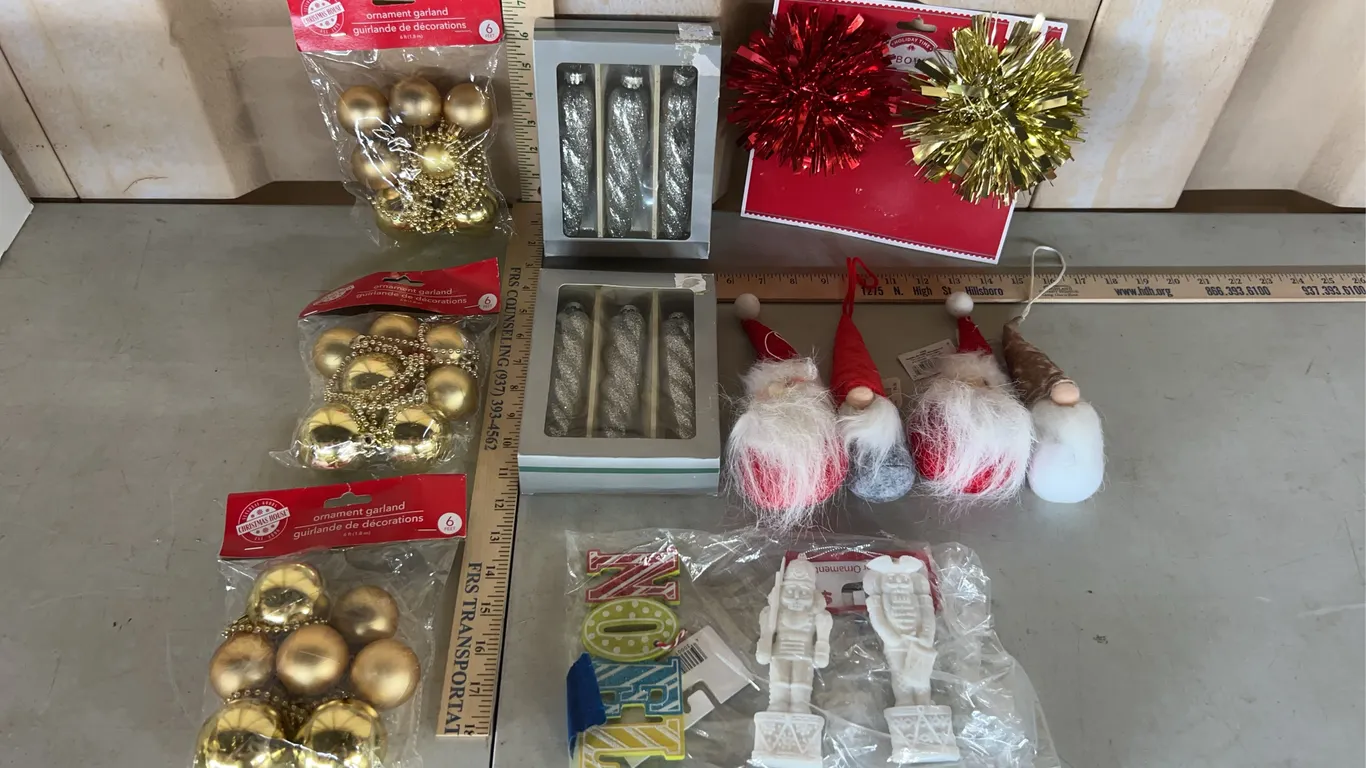 Assorted Ornaments & Garland