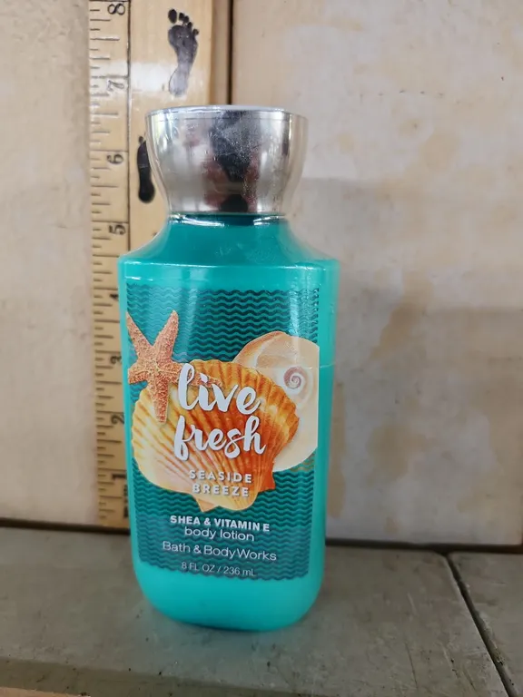New Bath & Body Works Live Fresh Seaside Breeze Lotion 8 oz