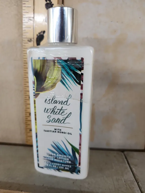 New Bath & Body Works Island White Sand Lotion 8 oz
