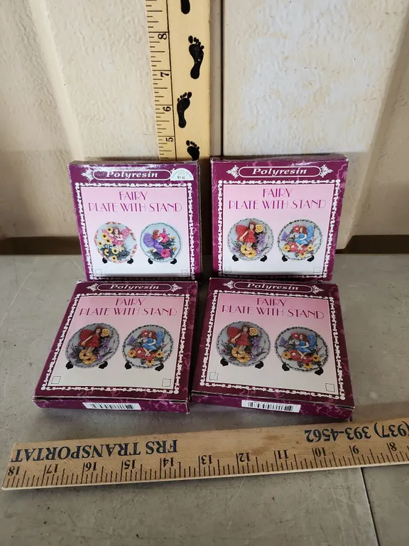 4 Polyresin Fairy Plates W/Stands