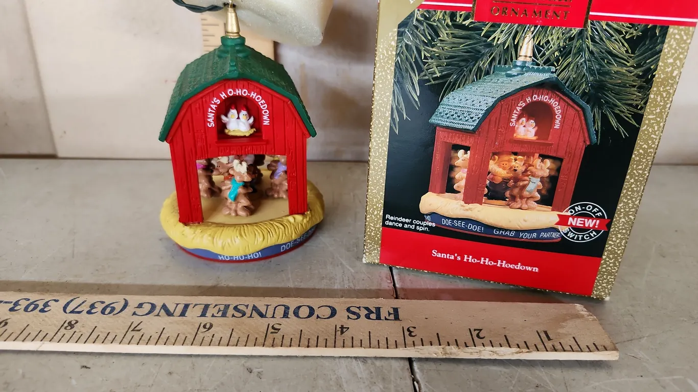 1990 Hallmark Keepsake Ornament Santa's Ho-Ho-Hoedown