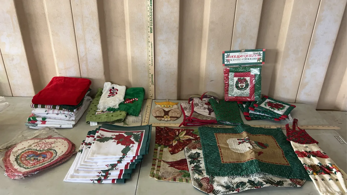 Kitchen Towels, Place Mats, Etc.