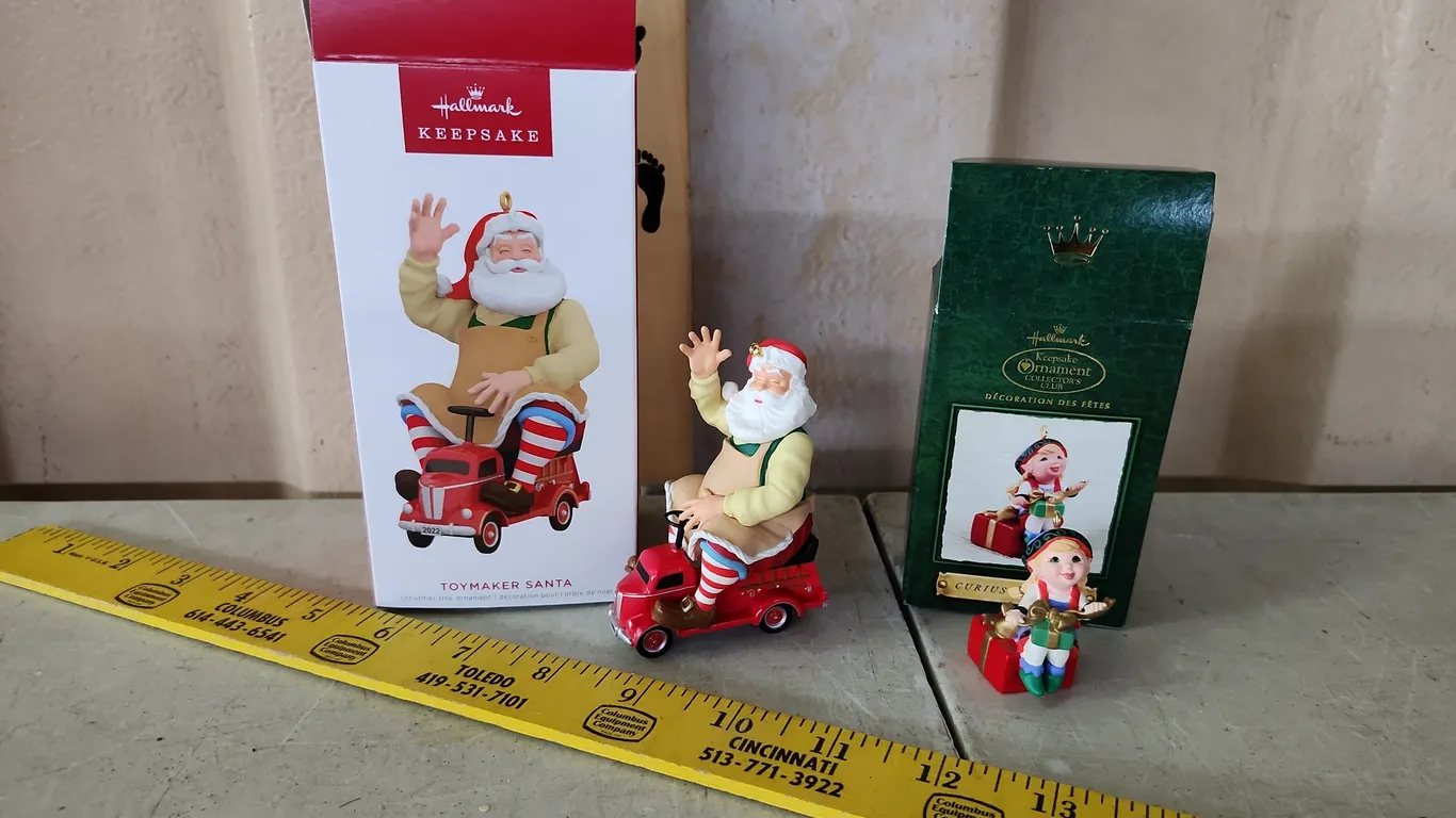 Hallmark Keepsake Toymaker Santa & Curious The Elf