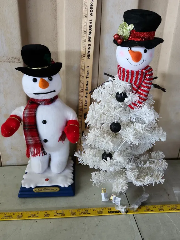 Battery Operated Snowman & Snowman Tree