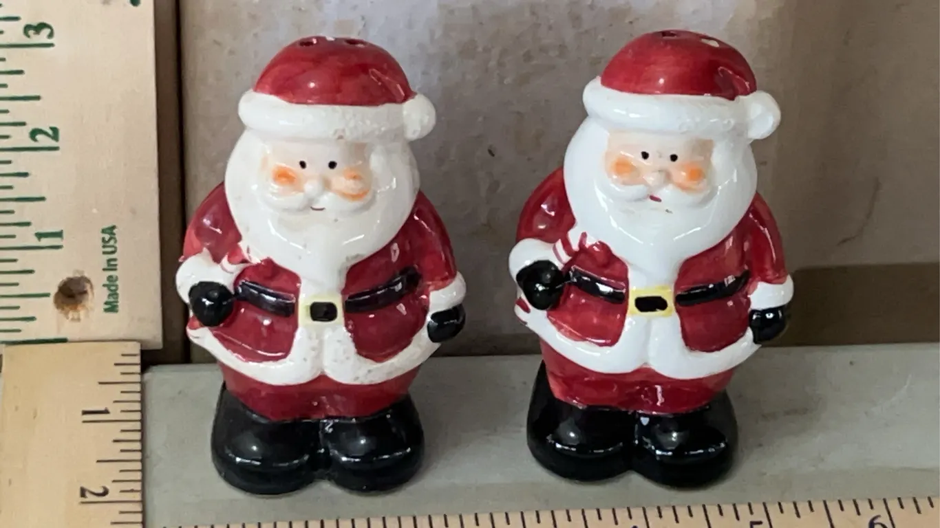 Ceramic Santa Salt/Pepper Shakers