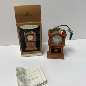 Hallmark Magic Keepsake Ornament Very Merry Minutes 1994