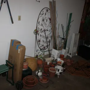 Garden Pots & Trellis