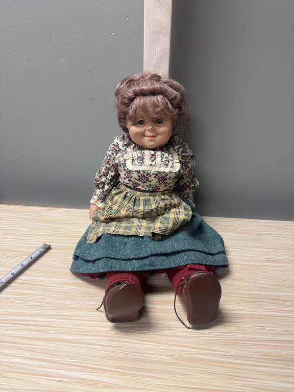 Granny World Doll Iris 1993