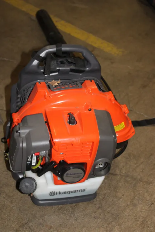 Husqvarna 350BT Blower