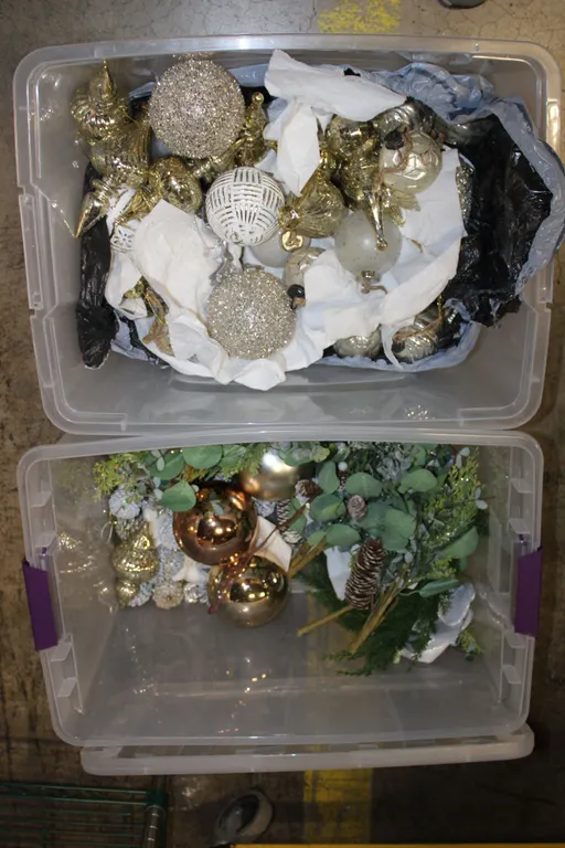 Christmas Ornaments & Greenery