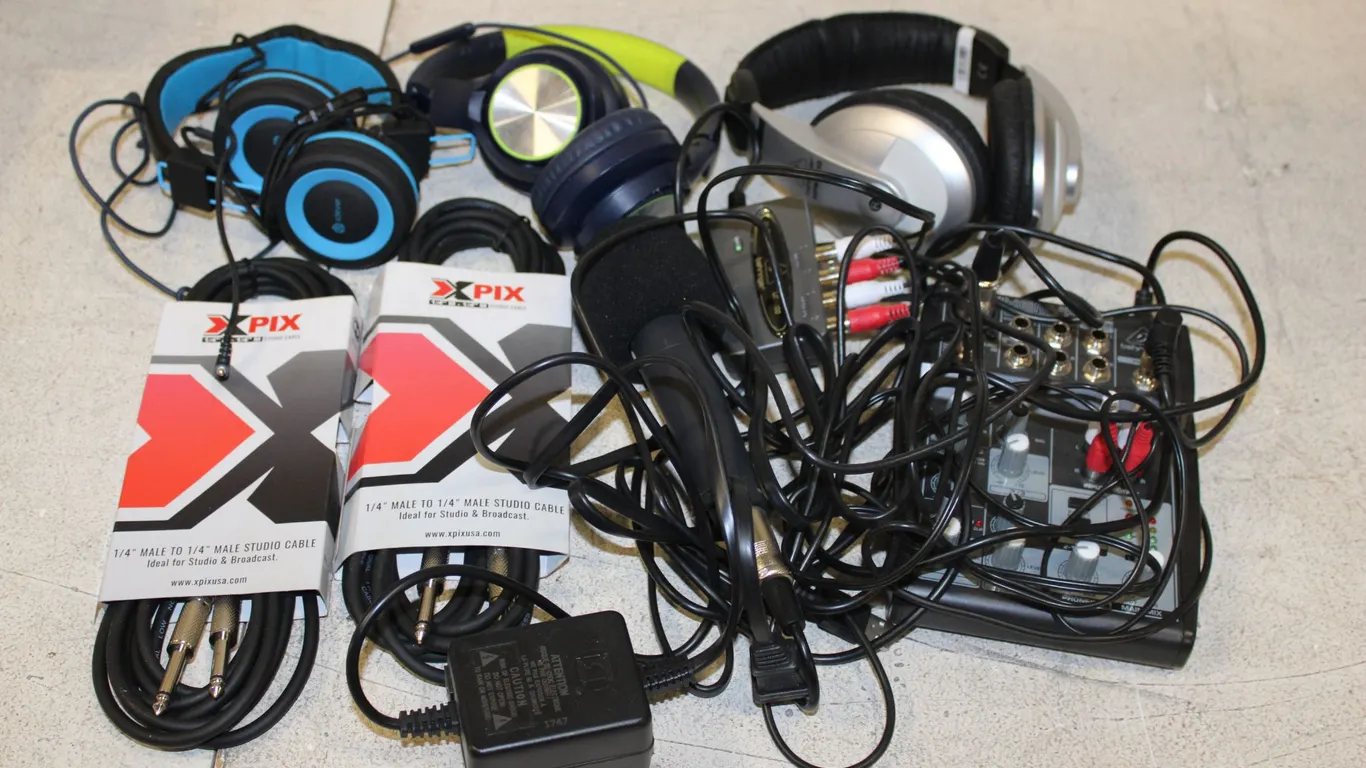Audio Equipment & Headphones