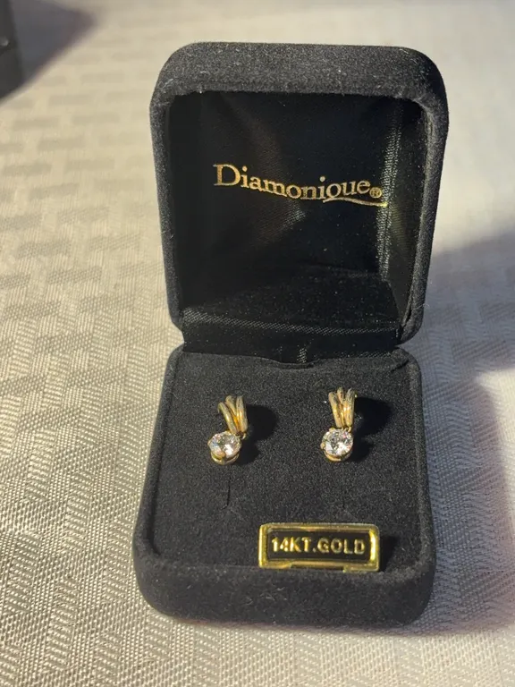 14K 1.5 Karat Dangle Earrings