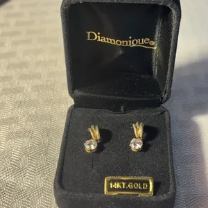 14K 1.5 Karat Dangle Earrings